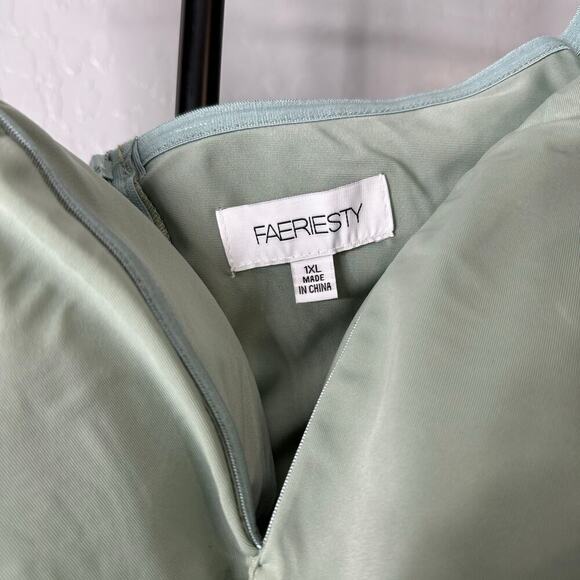 Faeriesty Plus Off Shoulder Ruched Wrap Hem Slit Gown, Green, 1XL - Picture 5 of 7